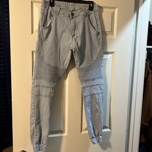 Men’s Light washed Moto Jogger Jeans!